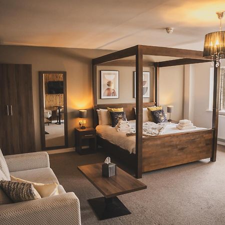 Crossways Hotel Wells Exterior foto A bedroom at The Old Vicarage Hotel