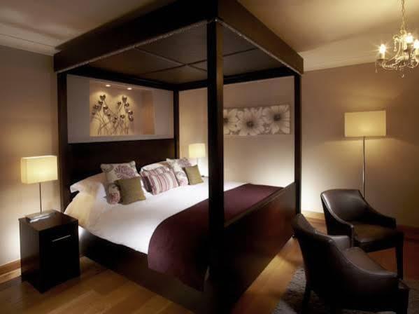 Crossways Hotel Wells Exterior foto A bedroom at The Berkeley