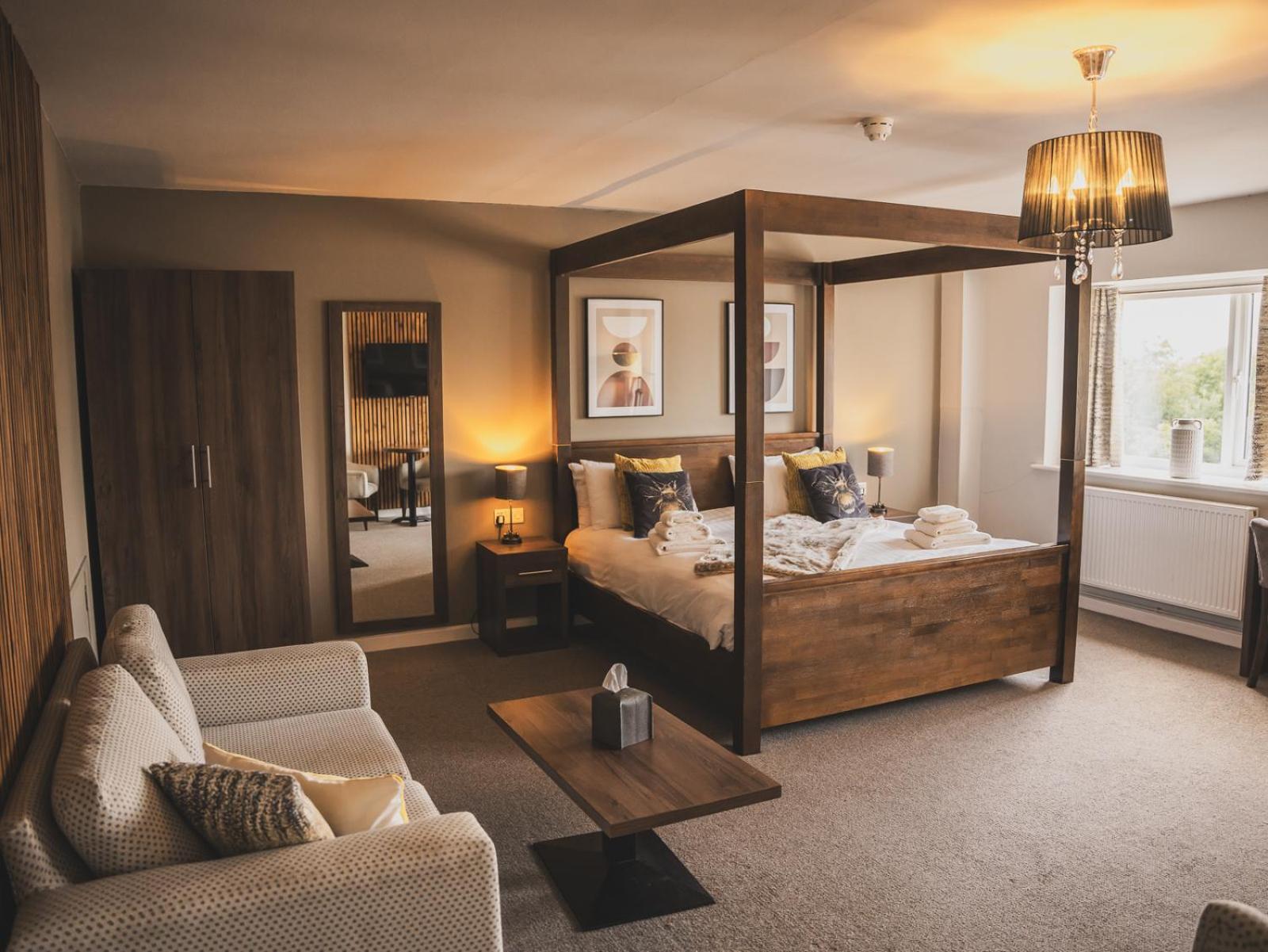 Crossways Hotel Wells Exterior foto A bedroom at The Old Vicarage Hotel