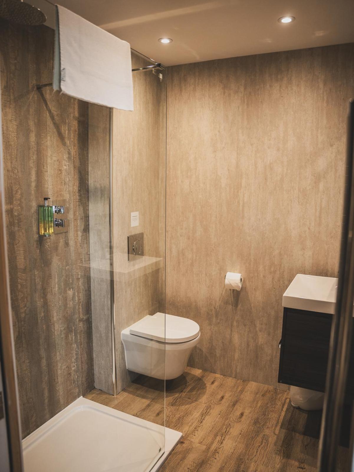 Crossways Hotel Wells Exterior foto Bathroom