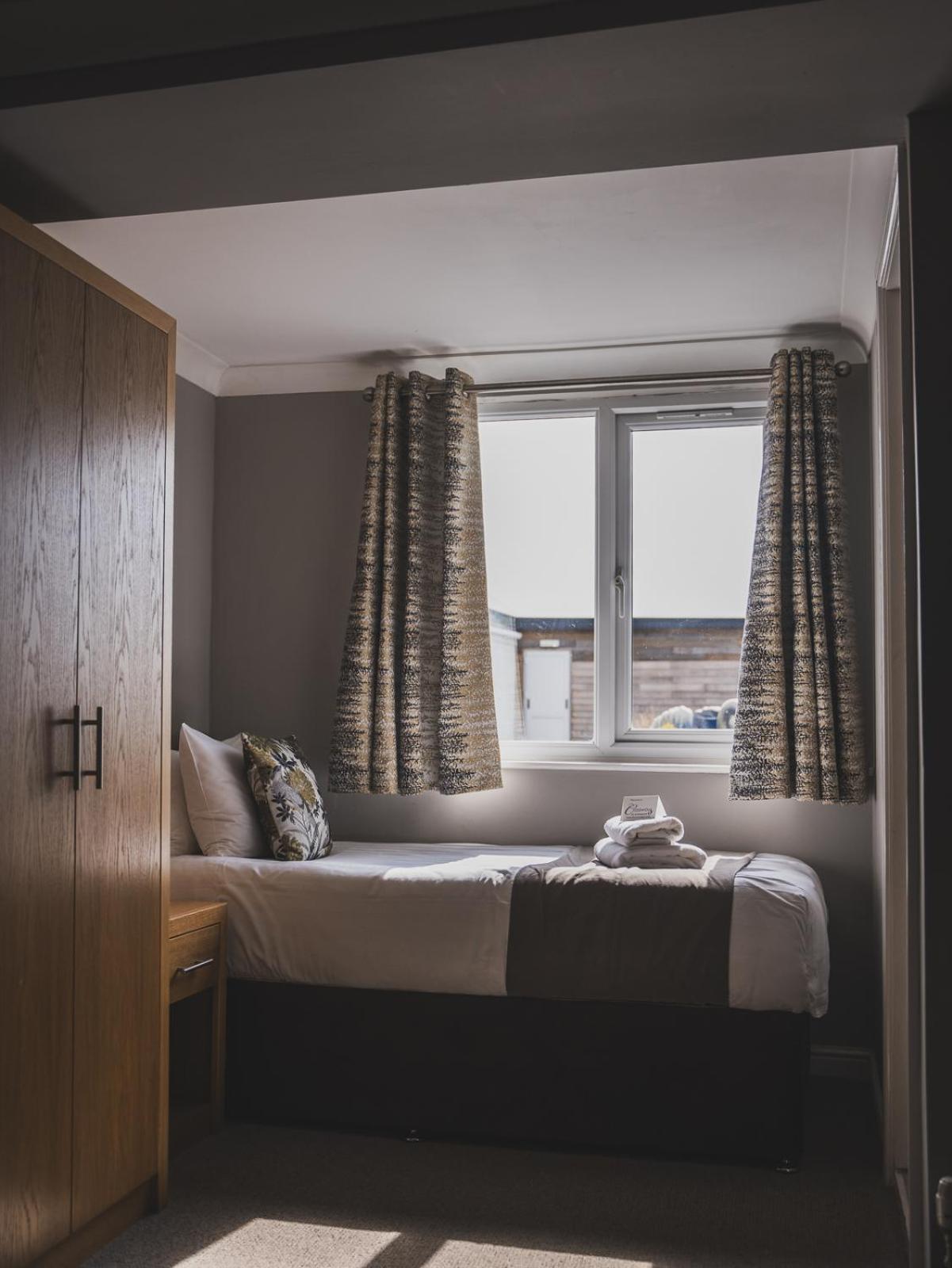Crossways Hotel Wells Exterior foto A bedroom at the hotel